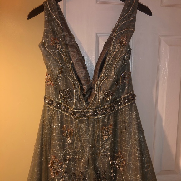 Beaded A-line floral dress - Picture 5 of 8